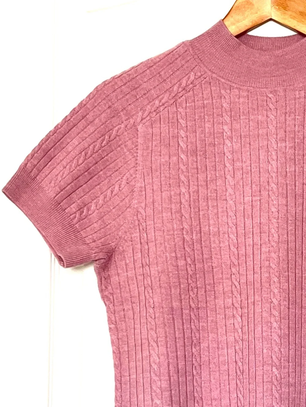 Tahari 100% Merino Wool Cable Knit Mock Neck Sweater Size M Romantic Coquette - Picture 8 of 10